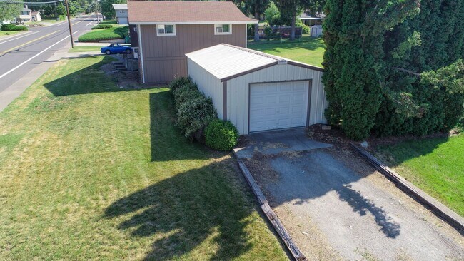 Foto del edificio - Freshly Updated 2 Bed 1 Bath Spokane Valle...