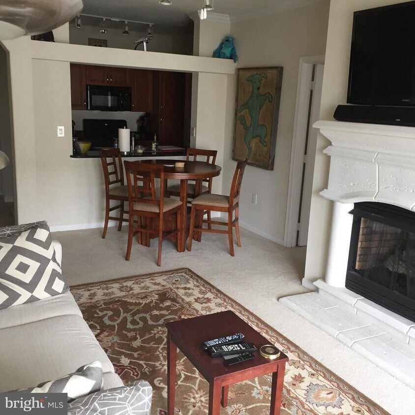12954 Centre Park Cir Unit 401, Herndon, VA 20171 Room for Rent in Herndon, VA