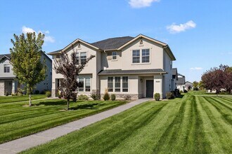Building Photo - 5820 W Striker Ln