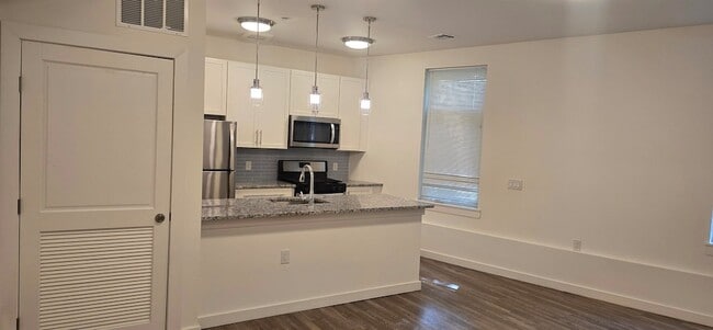 Building Photo - 61 Virginia Ave