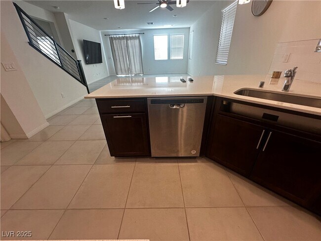 Foto del edificio - 6841 Toll Mountain St