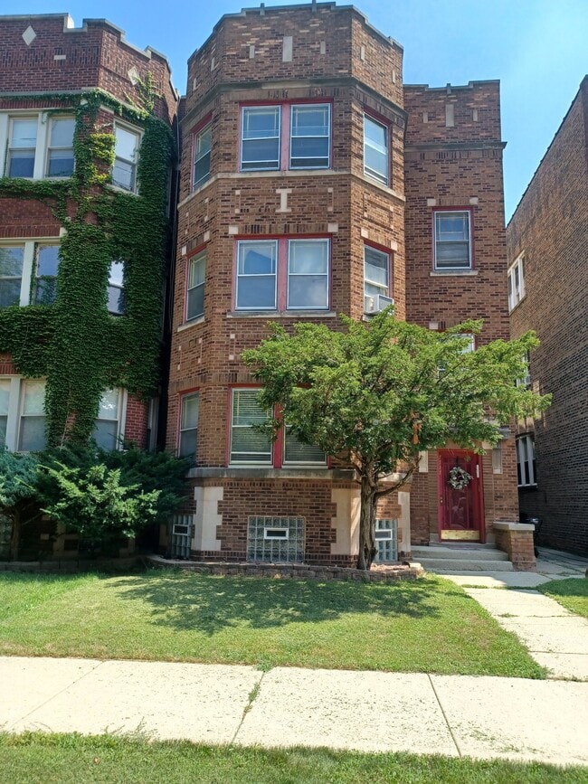 Photo - 7711 S East End Ave (Chicago, IL) Apartment