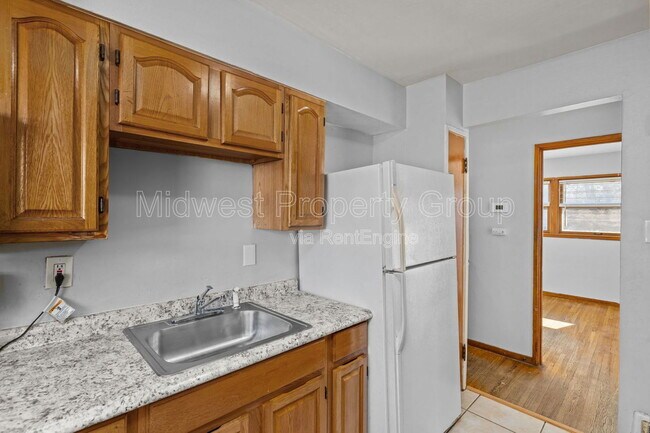 Foto del edificio - 405 Cameron Rd