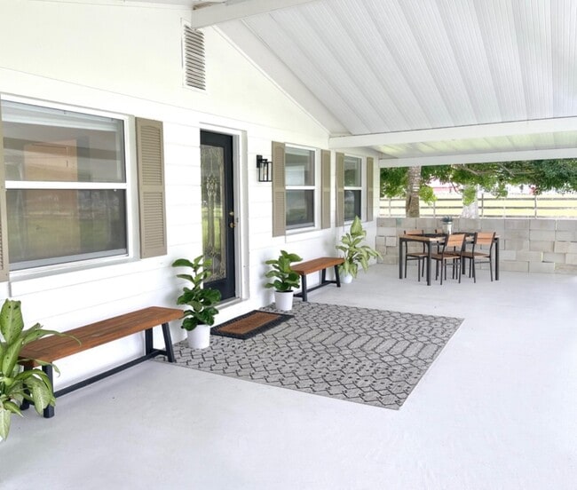 Foto del edificio - 28541 Trigg Rd