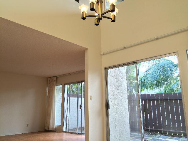 Building Photo - HOKULOA 3/2.5/2 W/D, enclosed yard, pool