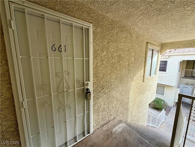 Foto del edificio - 661 Anemone Ln