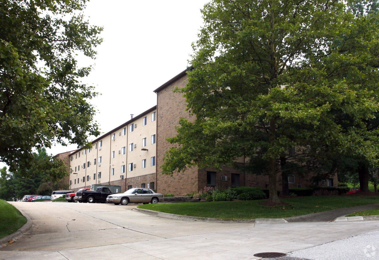 Foto del edificio - Leo Dugan Apartments