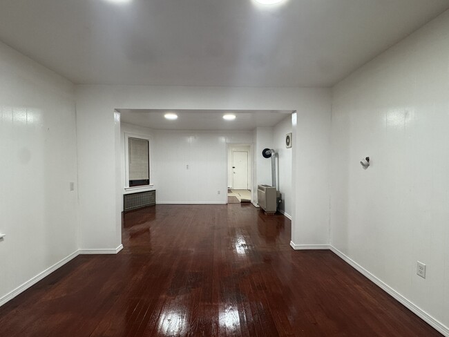 Building Photo - 375 N Elm St