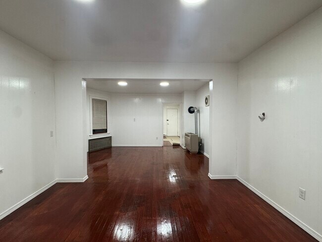 Building Photo - 375 N Elm St