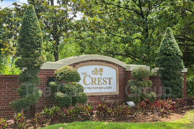 Building Photo - 725 Crest Pines Dr