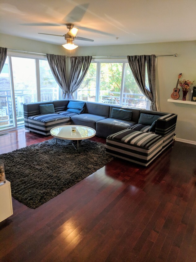 Foto principal - 3735 Picasso Court
