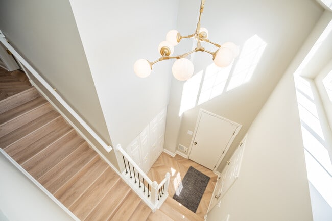 Building Photo - 2835 Rutland Cir