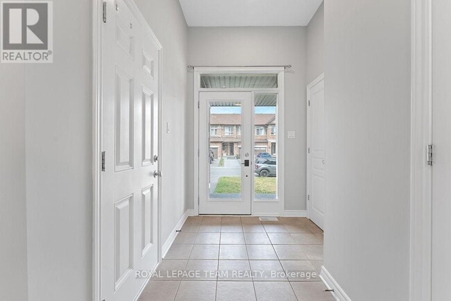 Building Photo - 116 Popplewell Crescent