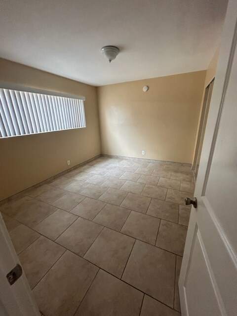Foto del edificio - 3937 W 178th St