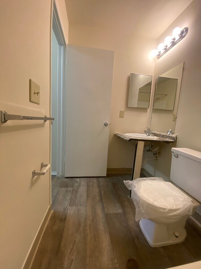 Foto del edificio - Westminster Park Apartments