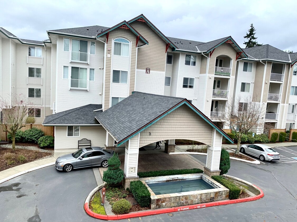 Primary Photo - Beautiful corner unit. 3 bedrooms, 2.5 bat...