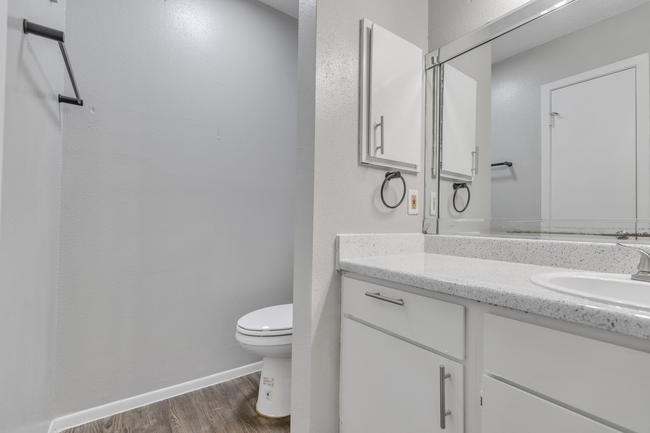 Baño-A1-A3-1Br-1Ba-Hillcreste en Thousand Oaks-002.jpg - Hillcreste at Thousand Oaks