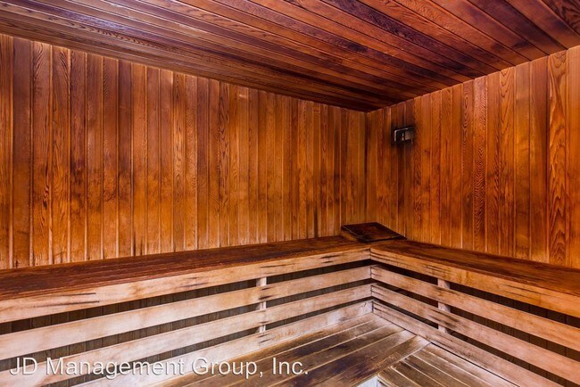 Building Photo - 2 br, 2 bath House - 1200 Brickyard #202