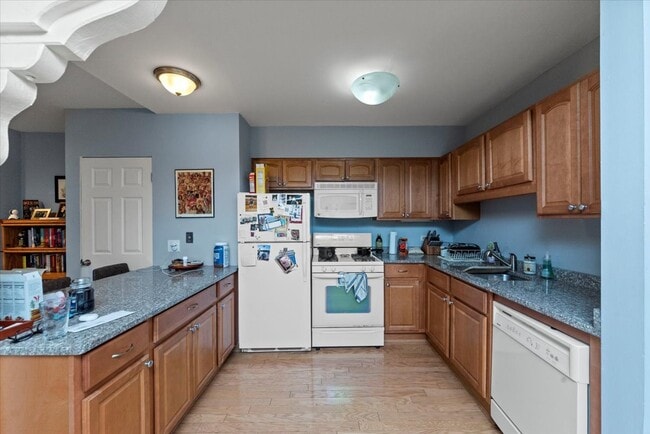 Foto del edificio - 3223 N Kenmore Ave