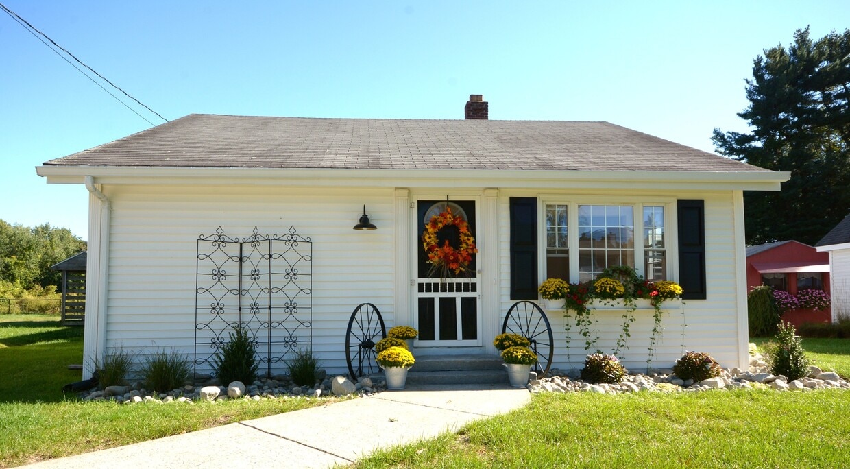 Primary Photo - 130 Cottage Rd
