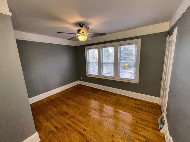 Main bedroom - 1621 N Warren Ave