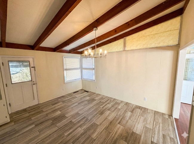 Building Photo - 2820 Riverview Rd