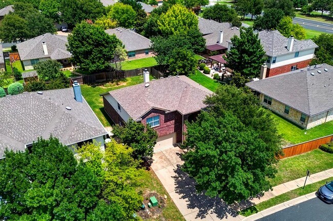 Foto del edificio - 4489 Western Lake Dr