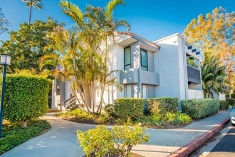 Building Photo - 2323 Huntington St