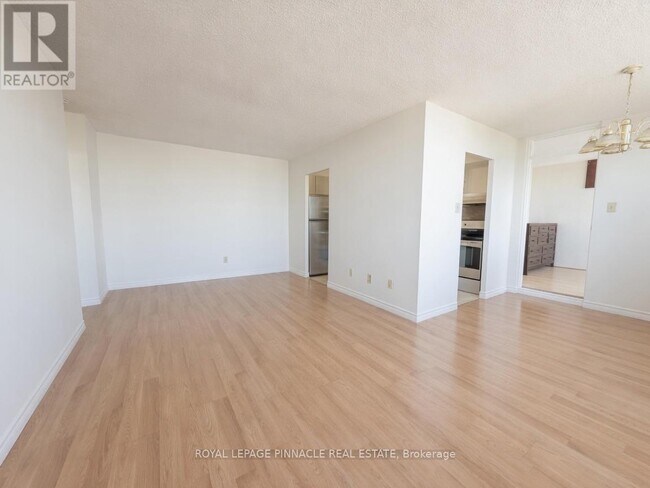 Photo du bâtiment - 5 Parkway Forest Dr