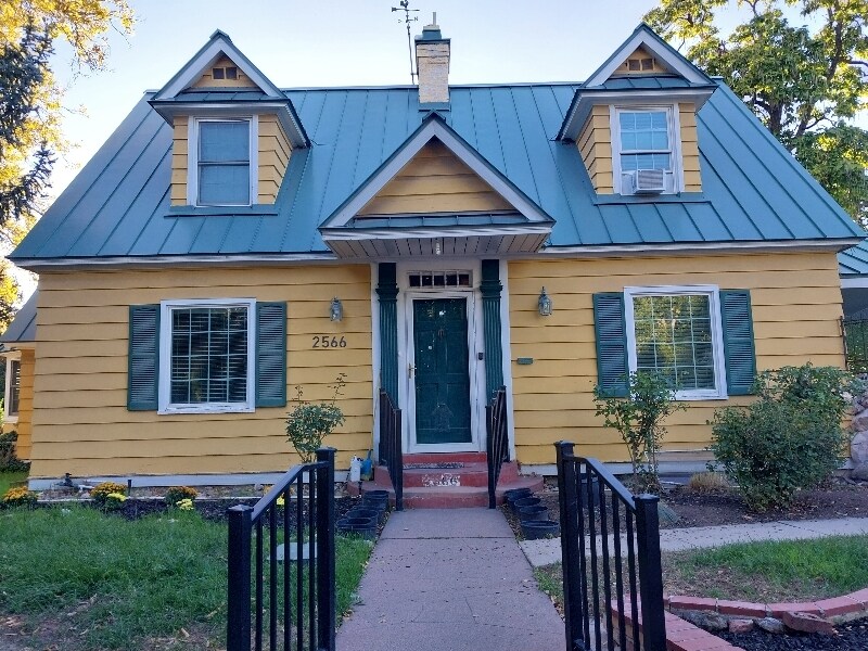 Primary Photo - 2566 Dearborn St