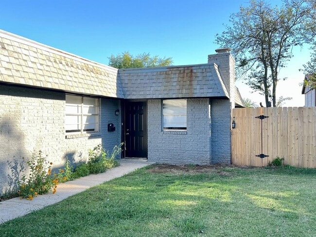 Foto del edificio - 916 Delmar Cir