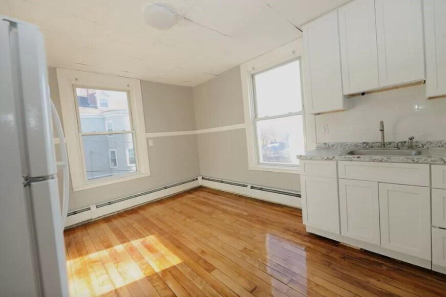 Building Photo - 53 Summer St