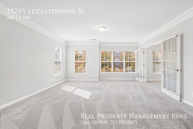 Foto del edificio - 15265 Leicestershire St