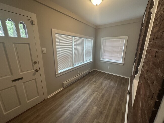 Foto del edificio - 386 N Charlotte St