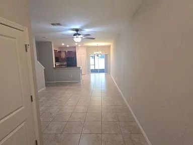 Foto del edificio - Spacious Townhome with Pond Views | 3BR + Loft + Screened Patio