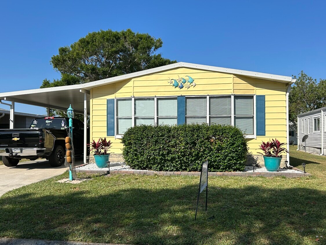 713 Gladiolus Dr, Micco, FL 32976 House Rental in Micco, FL