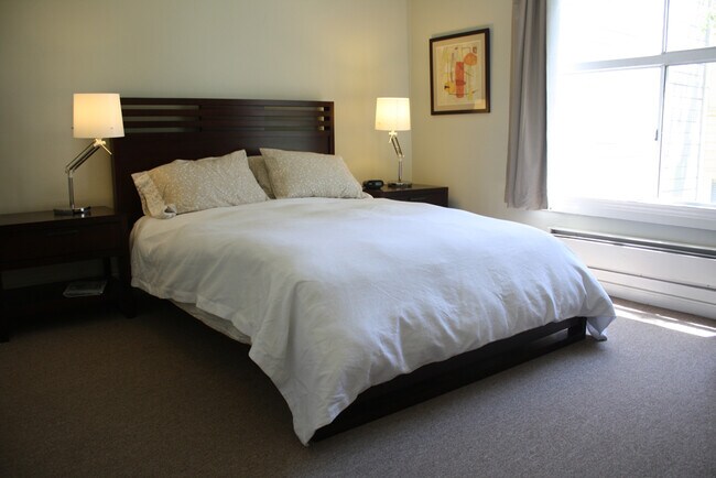bedroom 1 - 425 Fell St