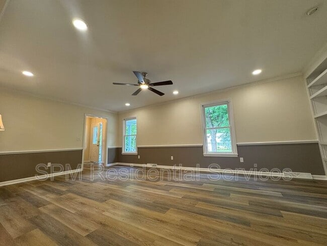 Building Photo - 542 Aquarius Dr
