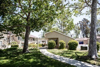 Building Photo - 681 Diamond Way