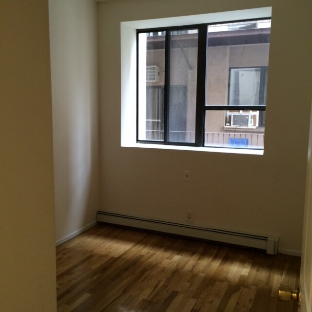 Foto del edificio - 272 Willoughby Ave