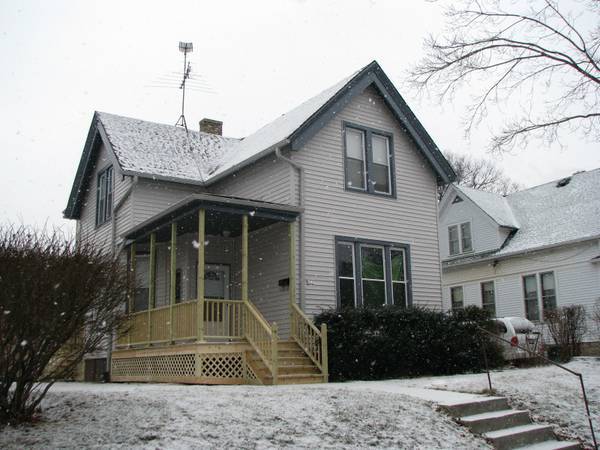 Primary Photo - 637 E Otjen St