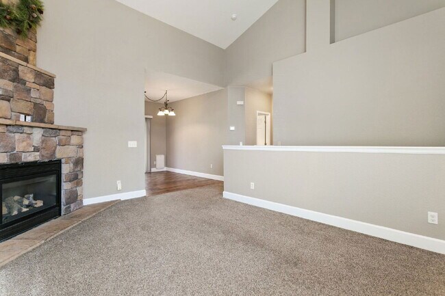 Foto del edificio - 5145 Stone Fence Dr