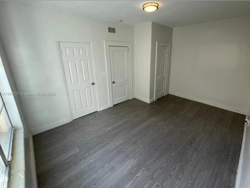 Foto principal - 301 SW 10th Ave