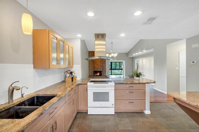 Building Photo - 15 Escondido Cir