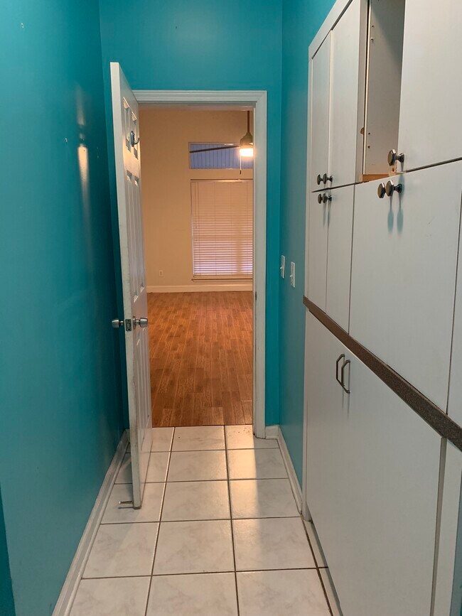 Foto del edificio - 3204 Southern Hills Cir W