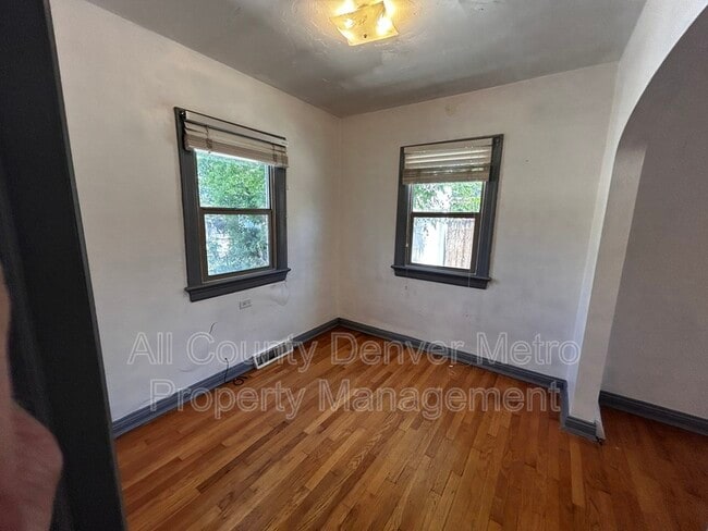 Building Photo - 2111 S Emerson St