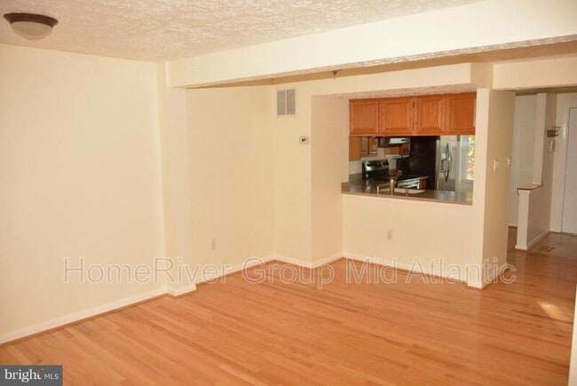 Foto del edificio - 6043 Rowanberry Dr