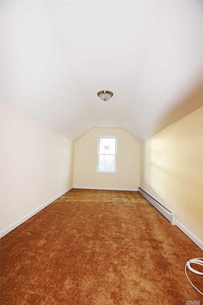 Foto del edificio - 187-50 Hilburn Ave
