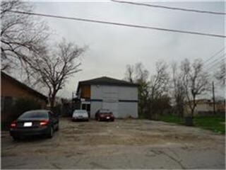 Building Photo - DeLano Apt