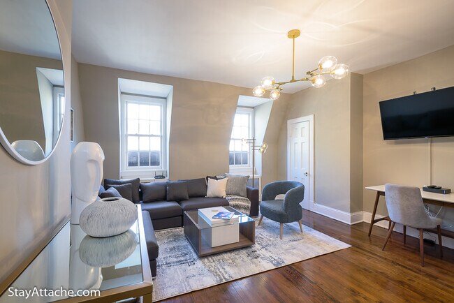 Foto del edificio - 1904 R Street NW Unit 5